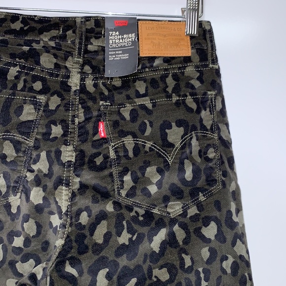 NEW LEVIS 724 High Rise Straight Cropped Velvet Animal Print Pants Size 26 - Picture 7 of 10